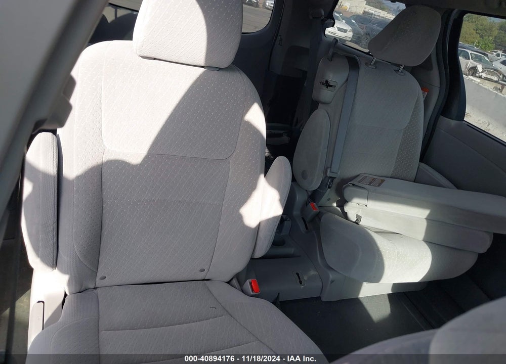 2019 TOYOTA SIENNA LE 8 PASSENGER VIN: 5TDKZ3DC3KS014706