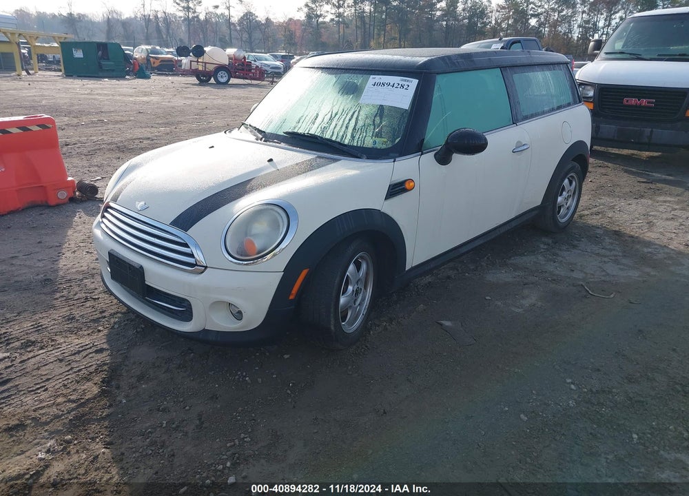 2011 MINI COOPER CLUBMAN VIN: WMWZF3C51BT187830