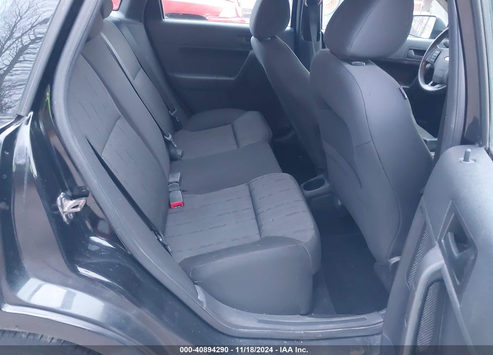 2011 FORD FOCUS SE VIN: 1FAHP3FN6BW132107