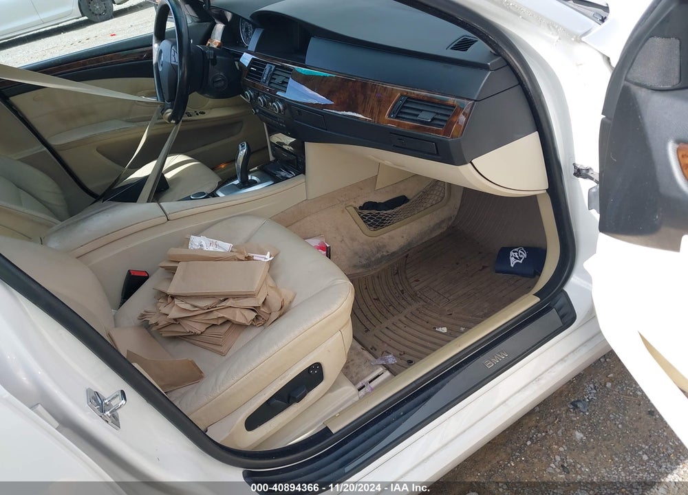 2008 BMW 528I VIN: WBANU53558CT15544