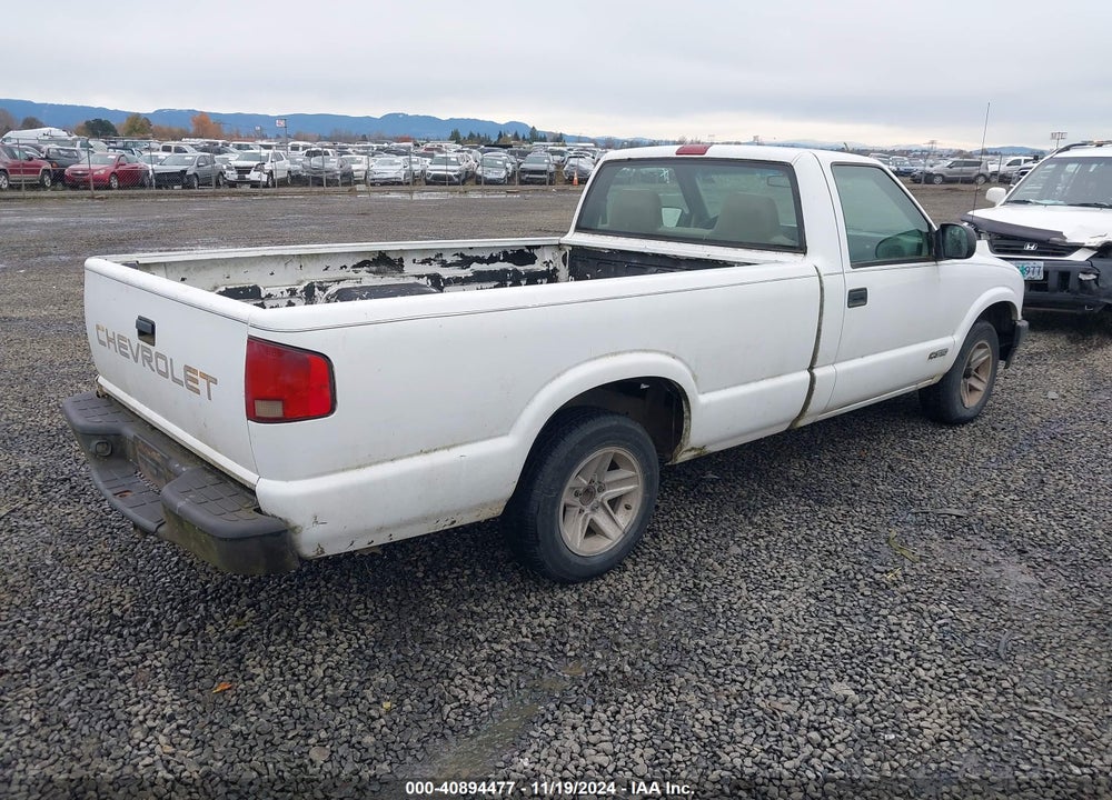 2001 CHEVROLET S-10 VIN: 1GCCS14W018166811