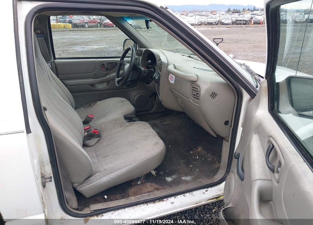 2001 CHEVROLET S-10 VIN: 1GCCS14W018166811
