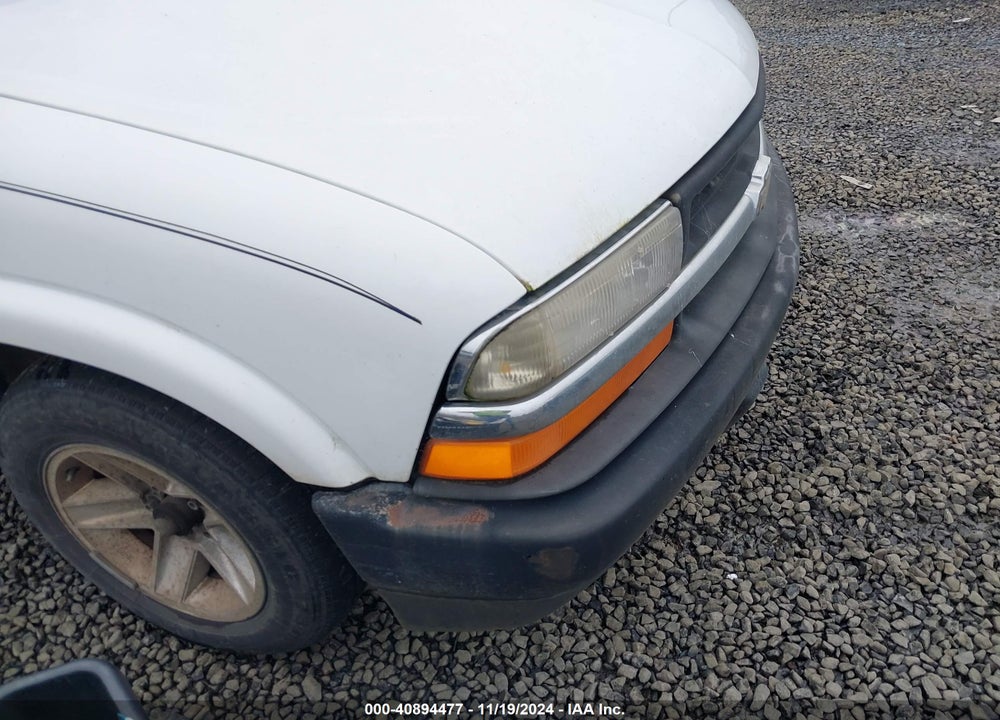2001 CHEVROLET S-10 VIN: 1GCCS14W018166811