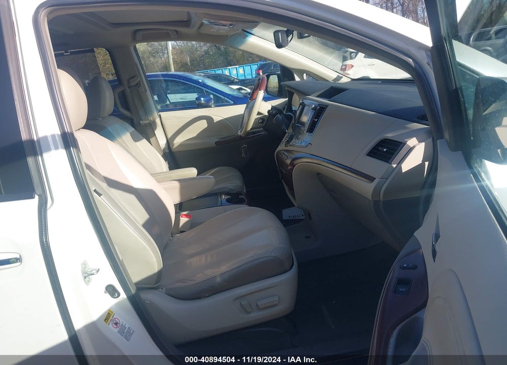 2011 TOYOTA SIENNA XLE LIMITED VIN: 5TDYK3DC8BS048431