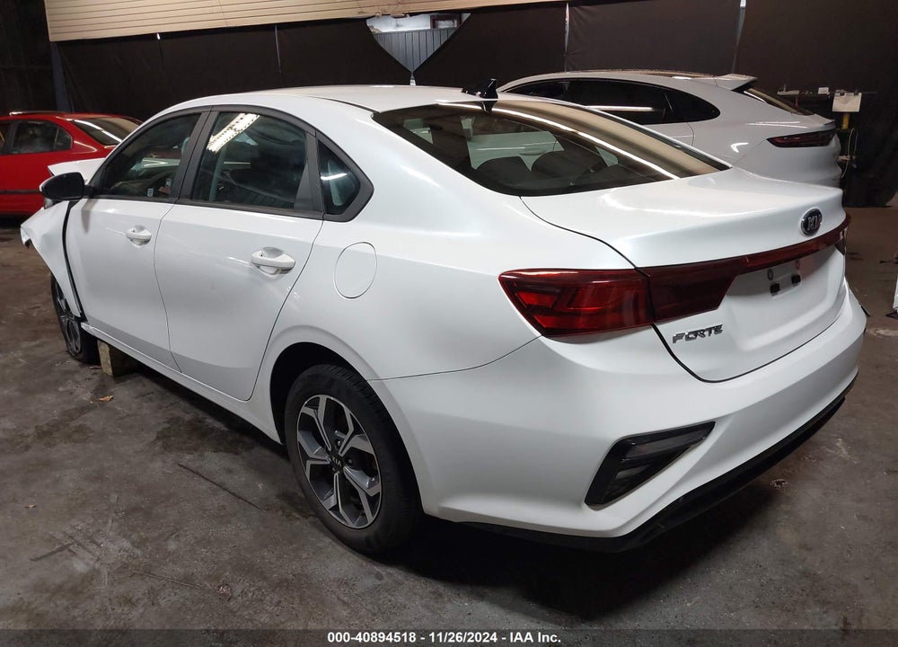 2021 KIA FORTE LXS VIN: 3KPF24AD1ME325850