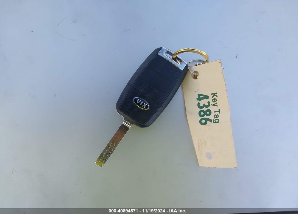 2019 KIA OPTIMA LX VIN: 5XXGT4L34KG321429