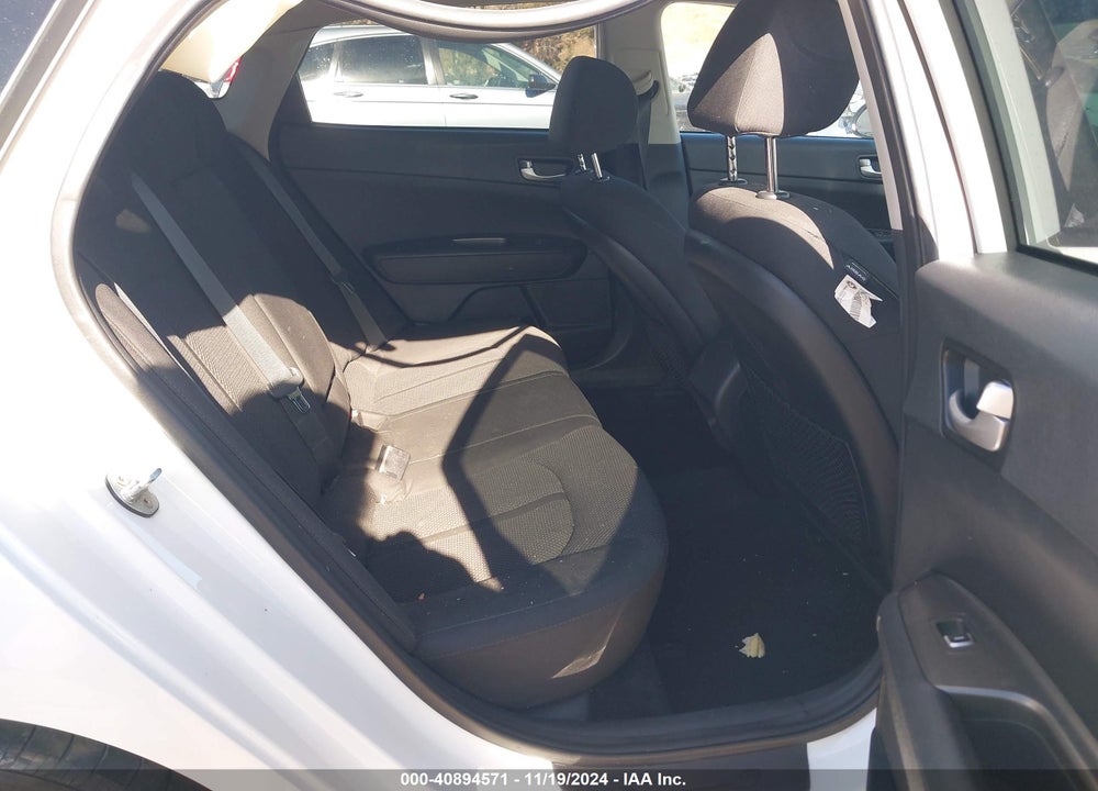 2019 KIA OPTIMA LX VIN: 5XXGT4L34KG321429