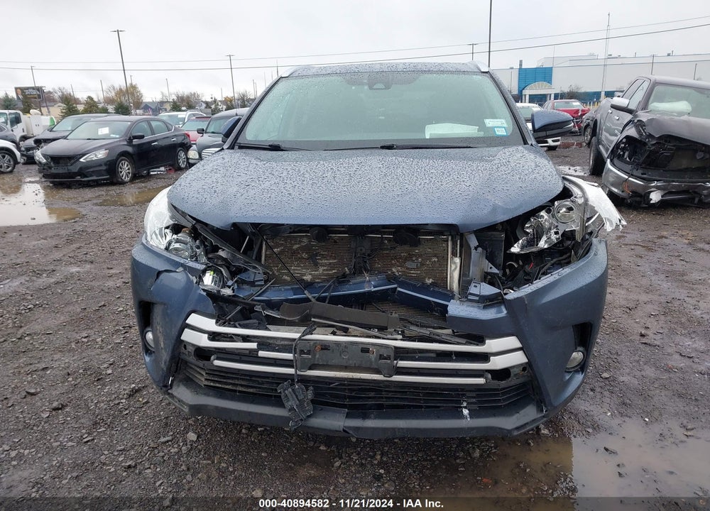 2019 TOYOTA HIGHLANDER XLE VIN: 5TDJZRFH5KS739389