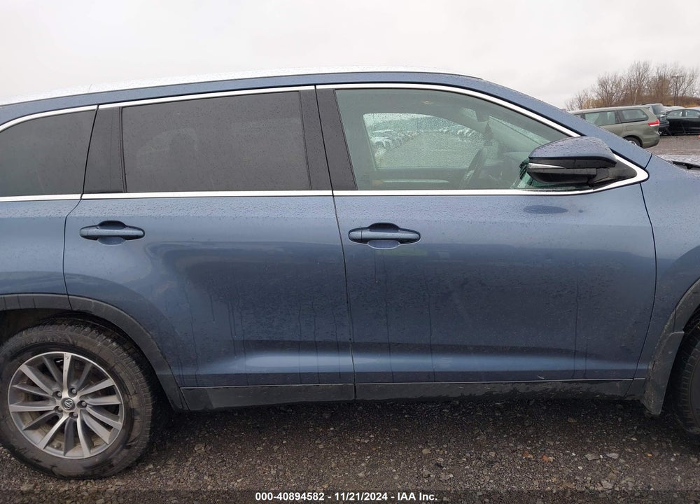 2019 TOYOTA HIGHLANDER XLE VIN: 5TDJZRFH5KS739389