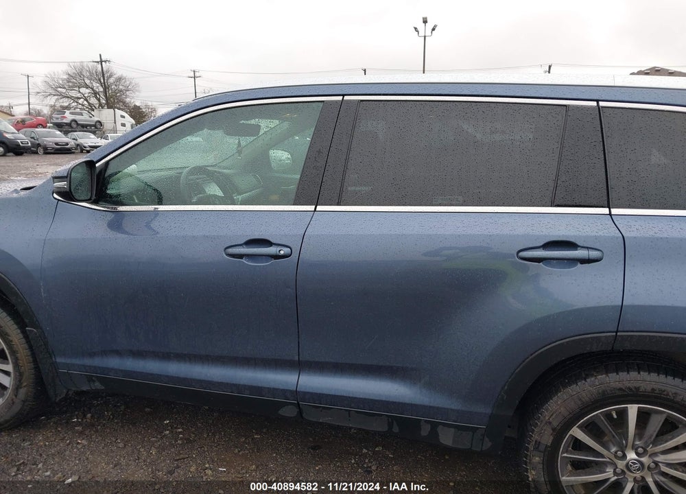 2019 TOYOTA HIGHLANDER XLE VIN: 5TDJZRFH5KS739389