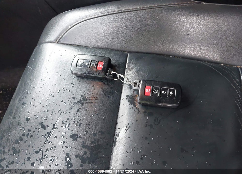 2019 TOYOTA HIGHLANDER XLE VIN: 5TDJZRFH5KS739389