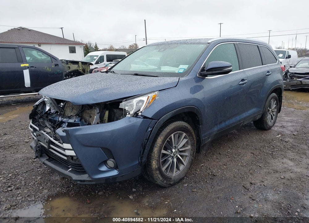 2019 TOYOTA HIGHLANDER XLE VIN: 5TDJZRFH5KS739389