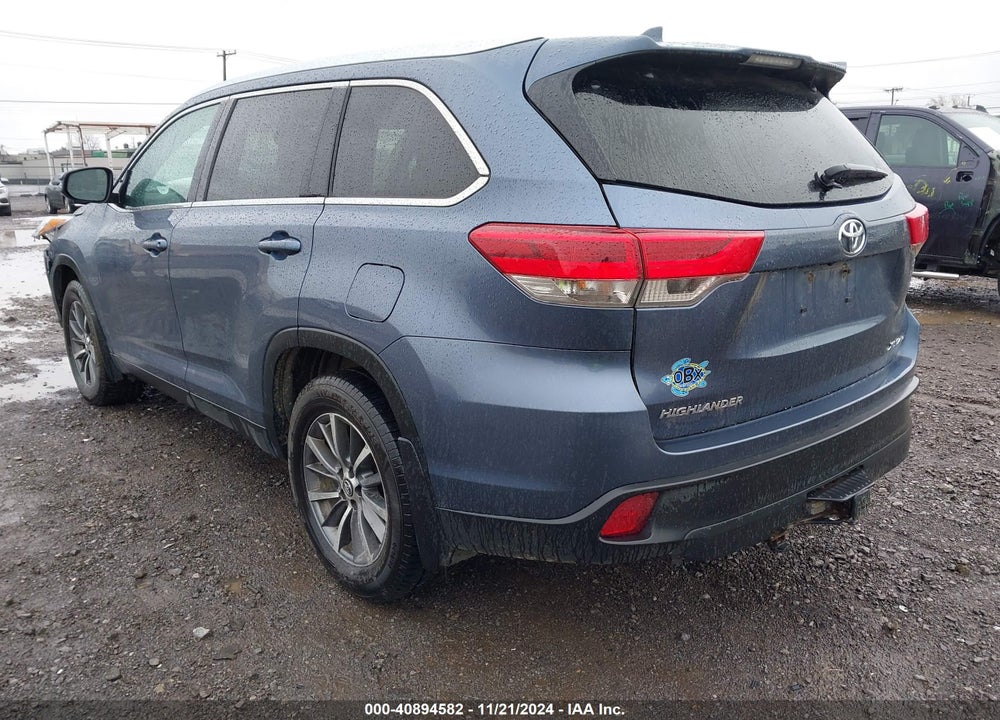 2019 TOYOTA HIGHLANDER XLE VIN: 5TDJZRFH5KS739389