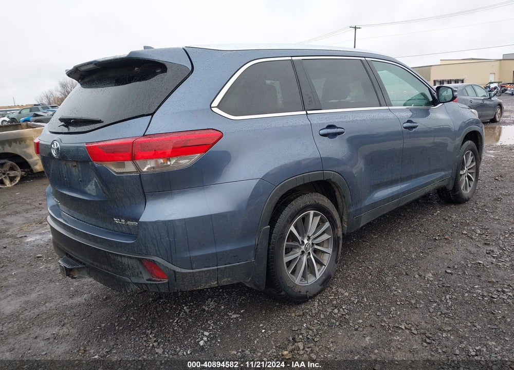 2019 TOYOTA HIGHLANDER XLE VIN: 5TDJZRFH5KS739389