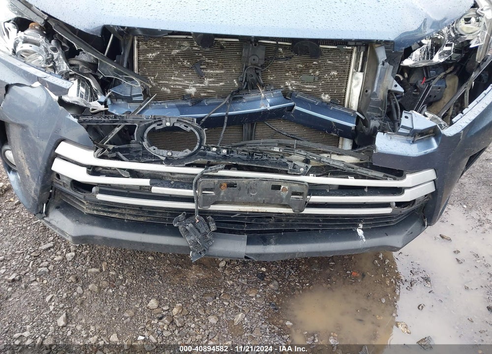 2019 TOYOTA HIGHLANDER XLE VIN: 5TDJZRFH5KS739389