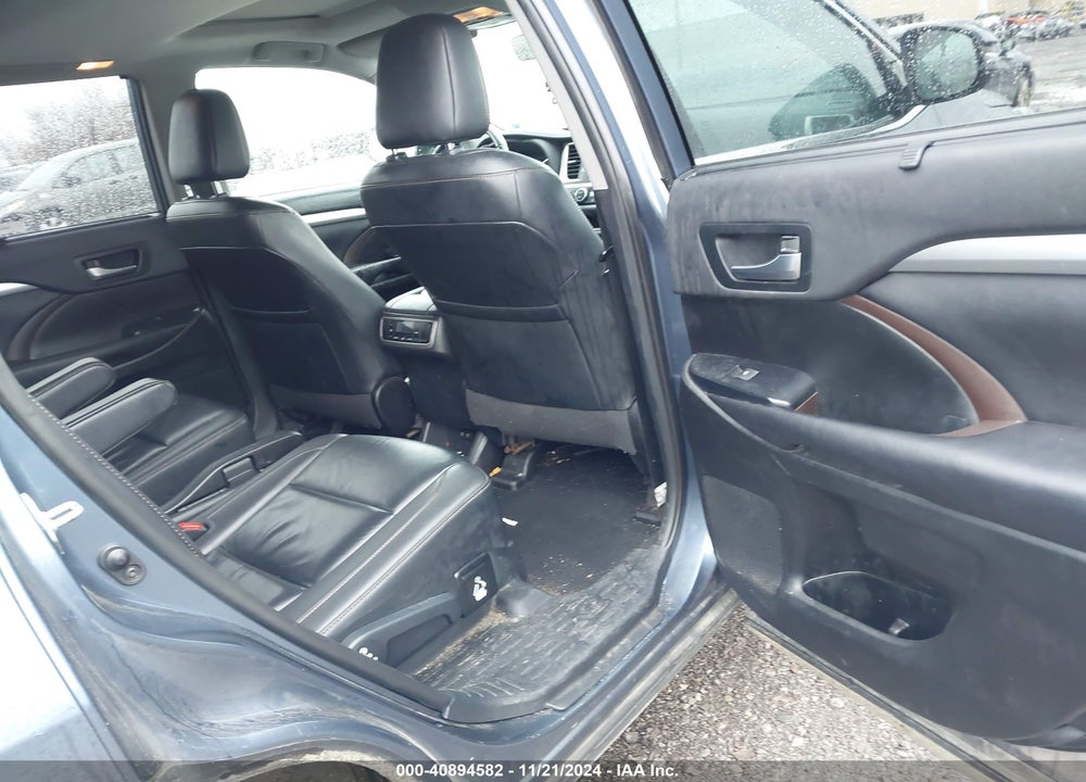 2019 TOYOTA HIGHLANDER XLE VIN: 5TDJZRFH5KS739389