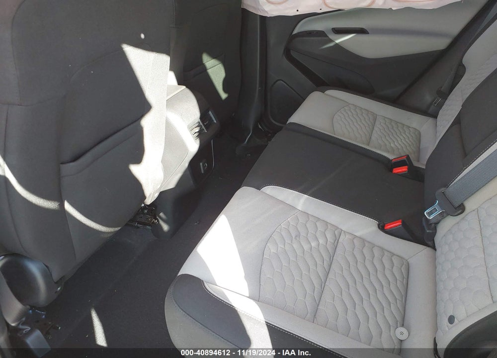 2019 CHEVROLET EQUINOX LT VIN: 2GNAXUEV4K6303098