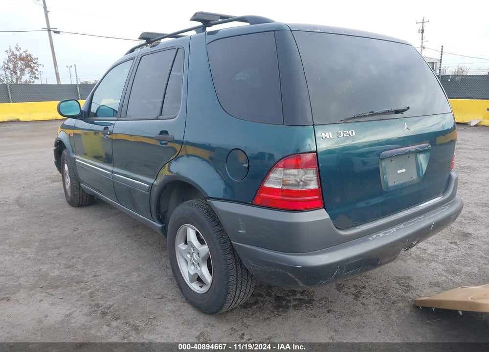 1999 MERCEDES-BENZ ML 320 VIN: 4JGAB54E4XA084051