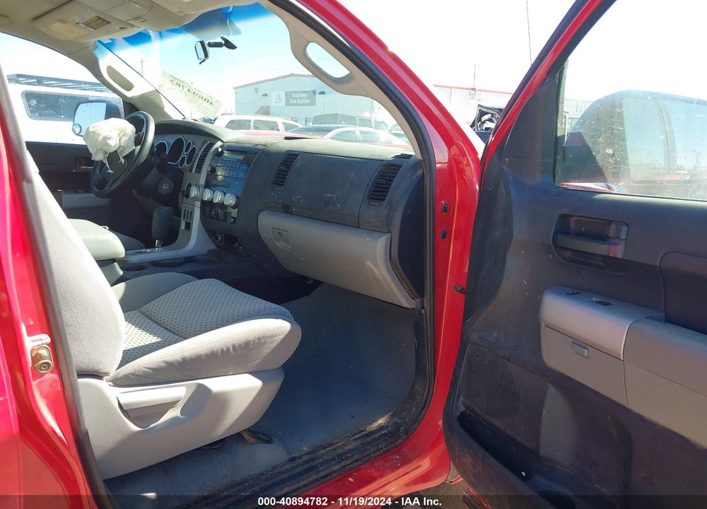 2007 TOYOTA TUNDRA SR5 V8 VIN: 5TFRV541X7X024820