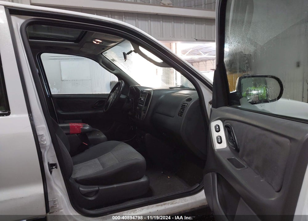 2004 FORD ESCAPE XLT VIN: 1FMYU93174KA22129