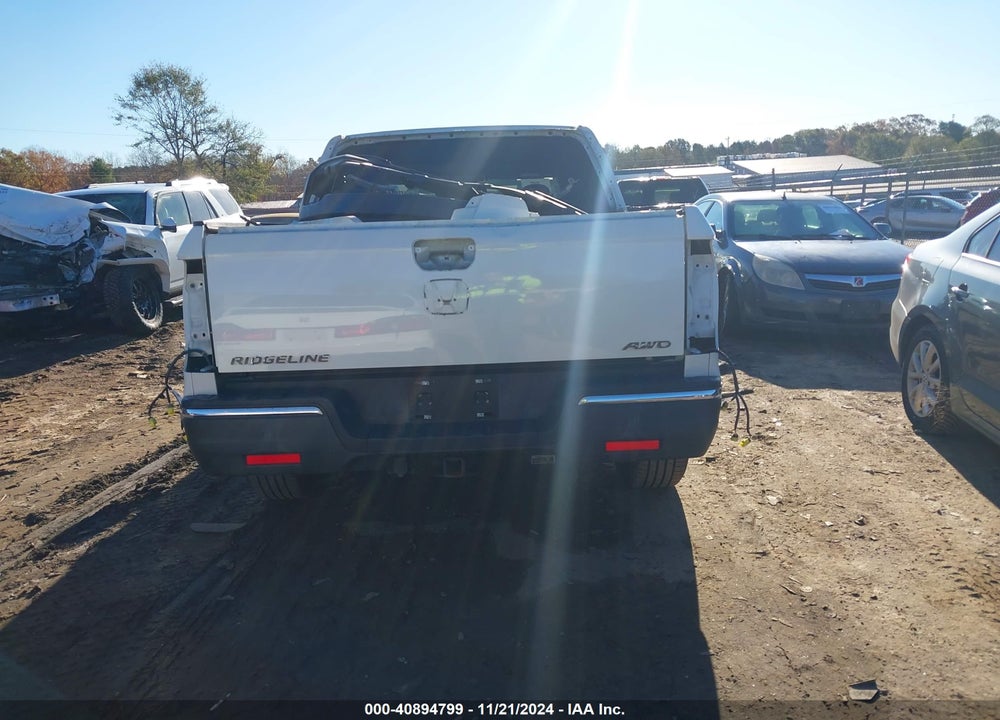 2017 HONDA RIDGELINE RTL-T VIN: 5FPYK3F61HB018361