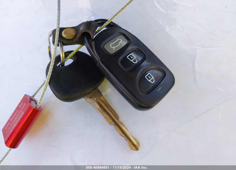 2008 HYUNDAI ELANTRA GLS/SE VIN: KMHDU46DX8U461620