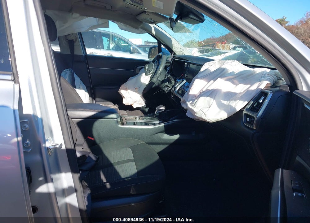 2022 KIA SORENTO LX VIN: 5XYRGDLC9NG122793