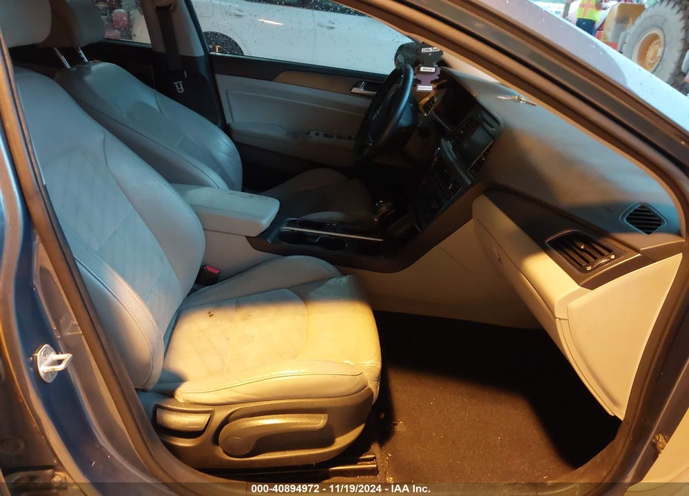 2015 HYUNDAI SONATA VIN: 5NPE34AF9FH102111