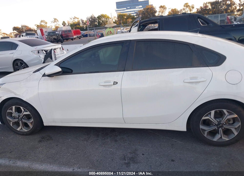 2019 KIA FORTE LXS VIN: 3KPF24AD6KE135040