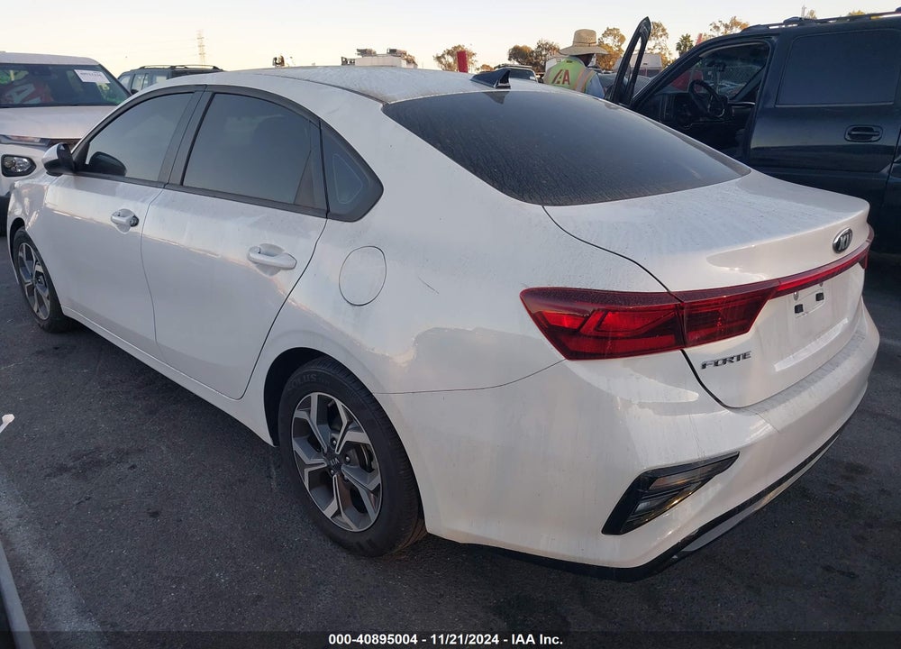 2019 KIA FORTE LXS VIN: 3KPF24AD6KE135040