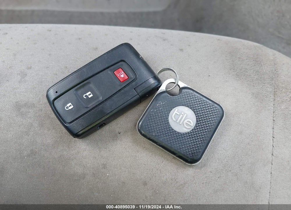 2007 TOYOTA PRIUS VIN: JTDKB20U277647390