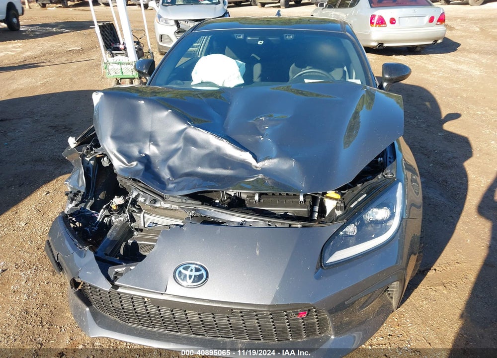 2024 TOYOTA GR 86 VIN: JF1ZNBB12R9758186