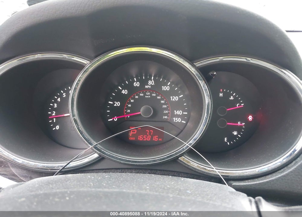 2011 KIA SORENTO LX VIN: 5XYKT3A11BG089499