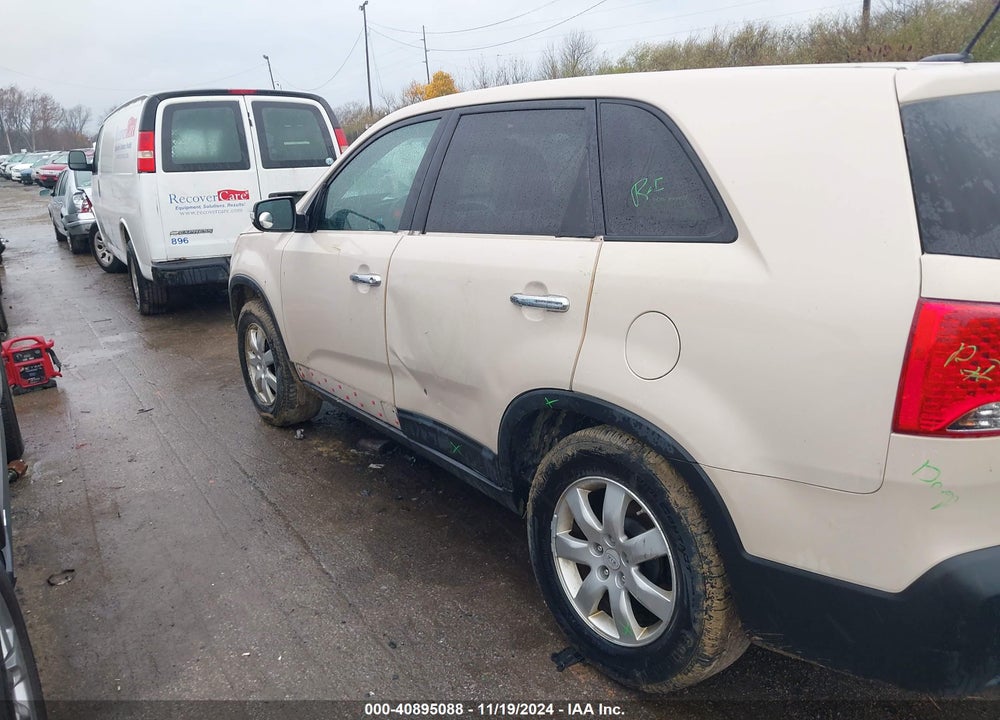 2011 KIA SORENTO LX VIN: 5XYKT3A11BG089499