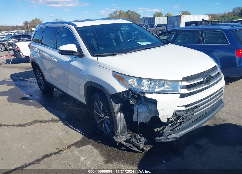 2019 TOYOTA HIGHLANDER XLE VIN: 5TDKZRFH7KS306094