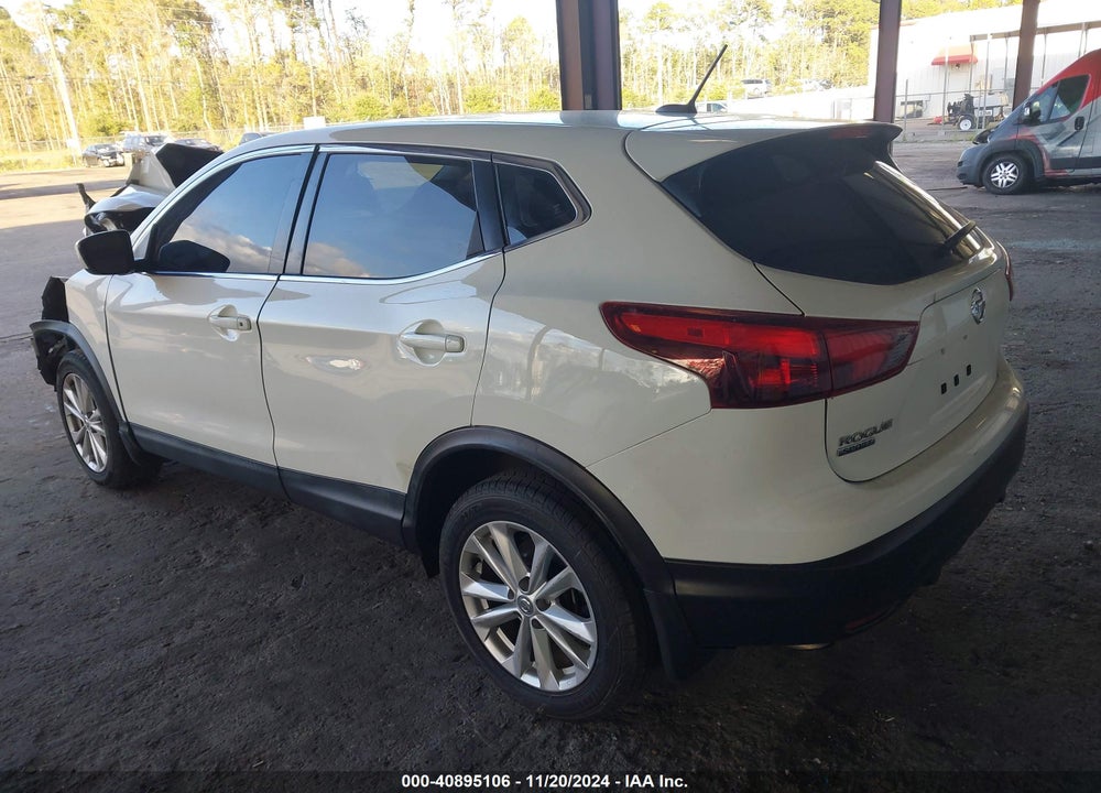 2017 NISSAN ROGUE SPORT S VIN: JN1BJ1CP2HW020623