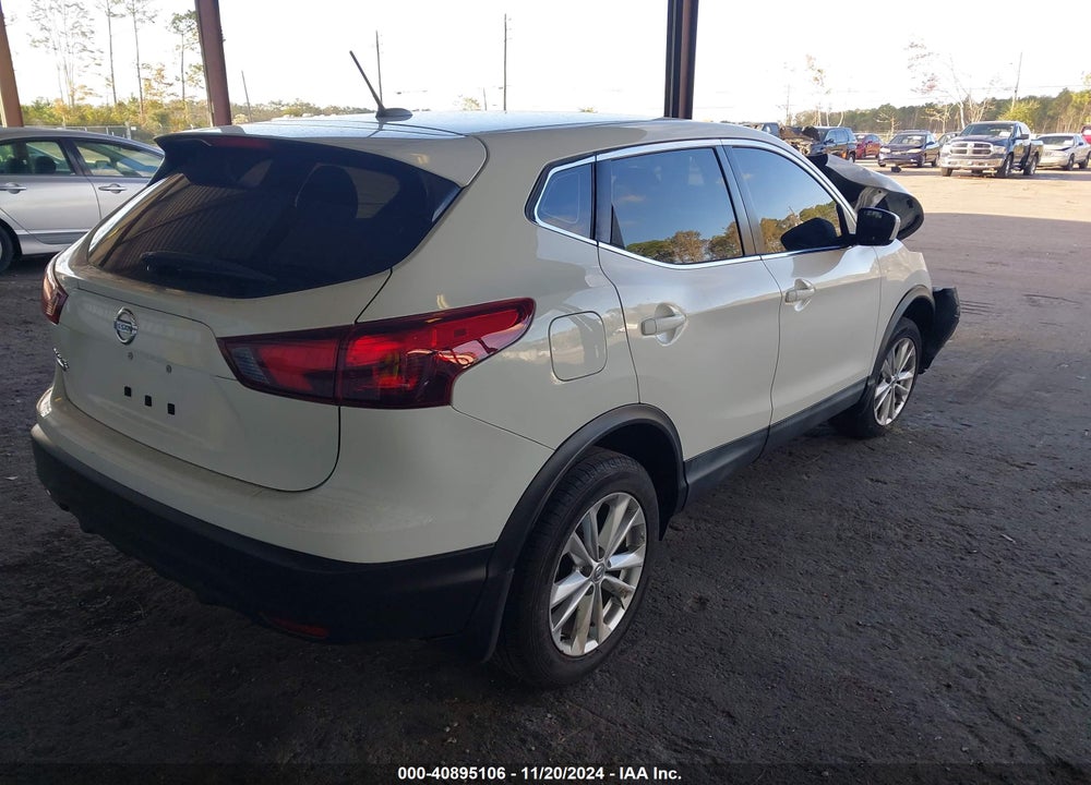 2017 NISSAN ROGUE SPORT S VIN: JN1BJ1CP2HW020623