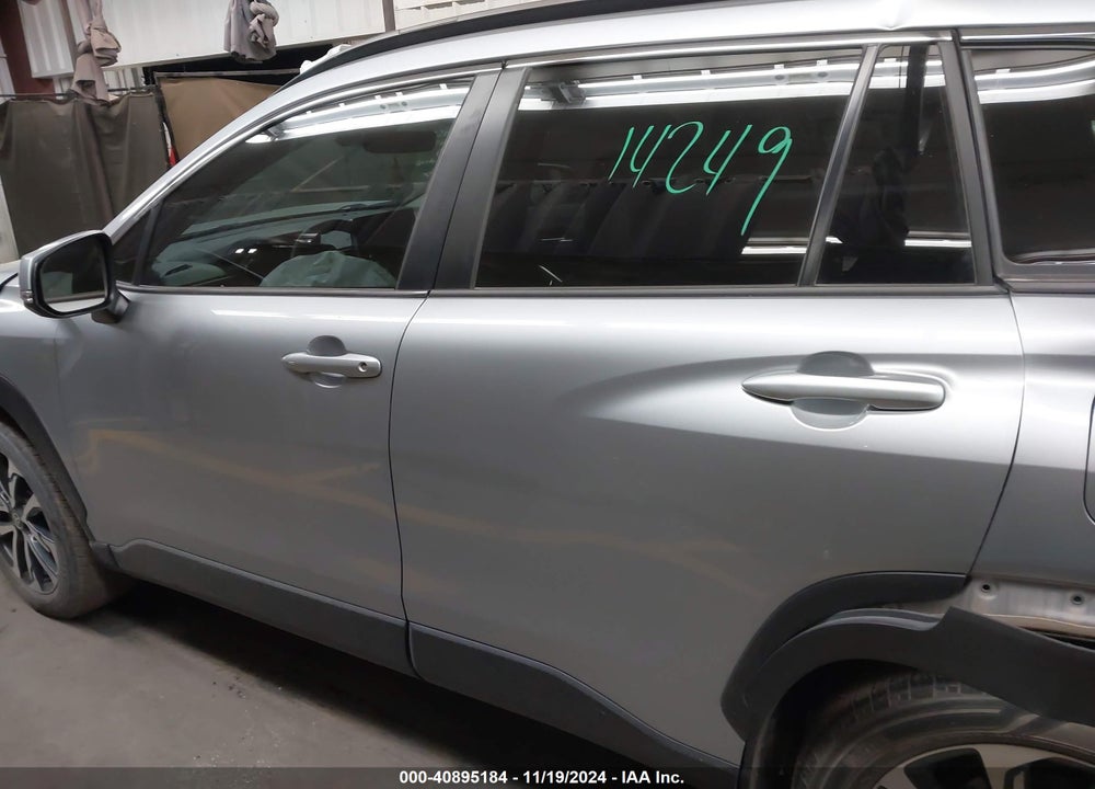 2022 TOYOTA COROLLA CROSS XLE VIN: 7MUDAABG8NV022529