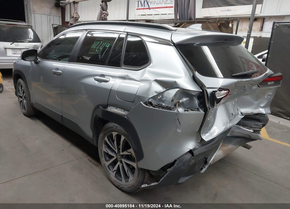 2022 TOYOTA COROLLA CROSS XLE VIN: 7MUDAABG8NV022529