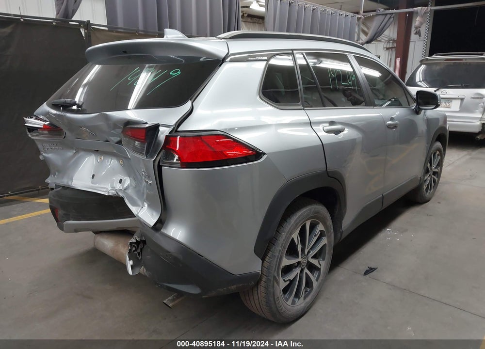 2022 TOYOTA COROLLA CROSS XLE VIN: 7MUDAABG8NV022529