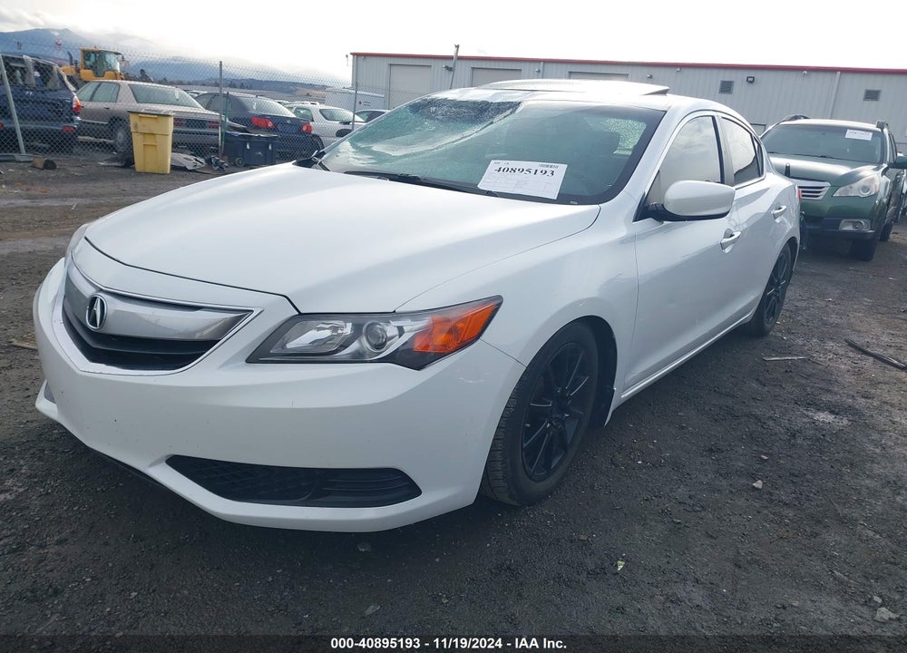 2013 ACURA ILX 2.0L VIN: 19VDE1F33DE013227