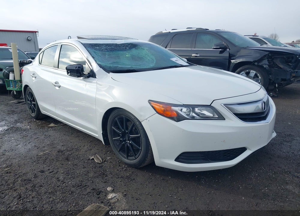 2013 ACURA ILX 2.0L VIN: 19VDE1F33DE013227