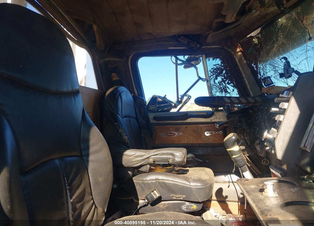 1995 PETERBILT 379 VIN: 1XP5DR9X6SD378848