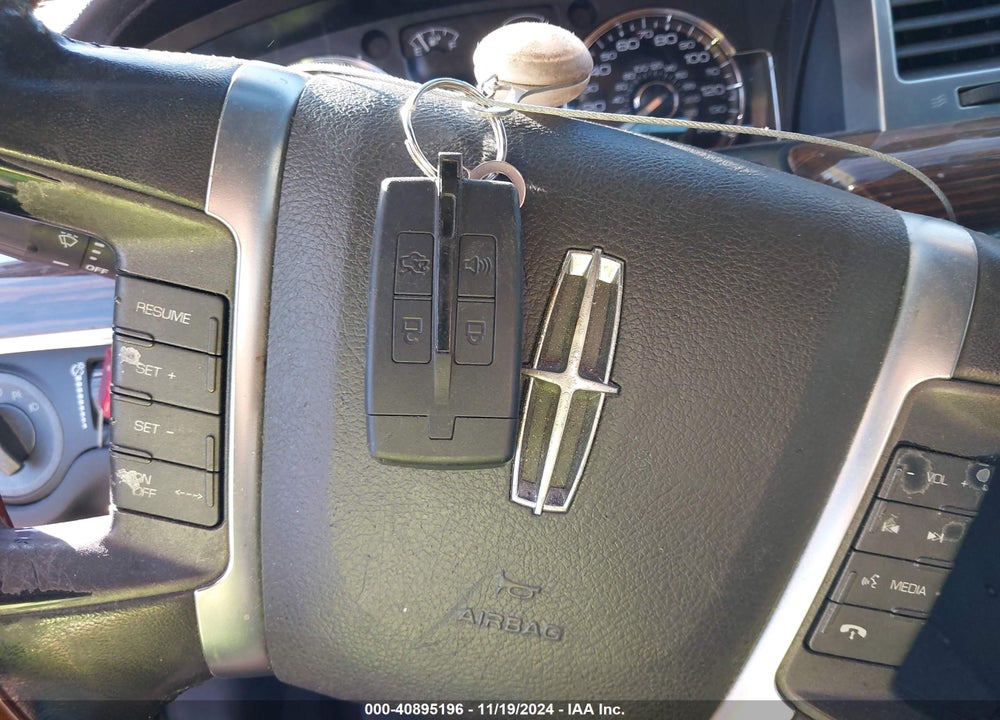 2009 LINCOLN MKS VIN: 1LNHM93R69G611432