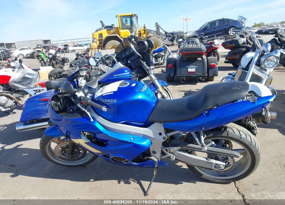2001 TRIUMPH MOTORCYCLE TT600 VIN: SMT800GE61J127997