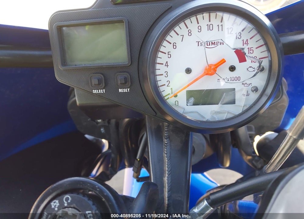 2001 TRIUMPH MOTORCYCLE TT600 VIN: SMT800GE61J127997