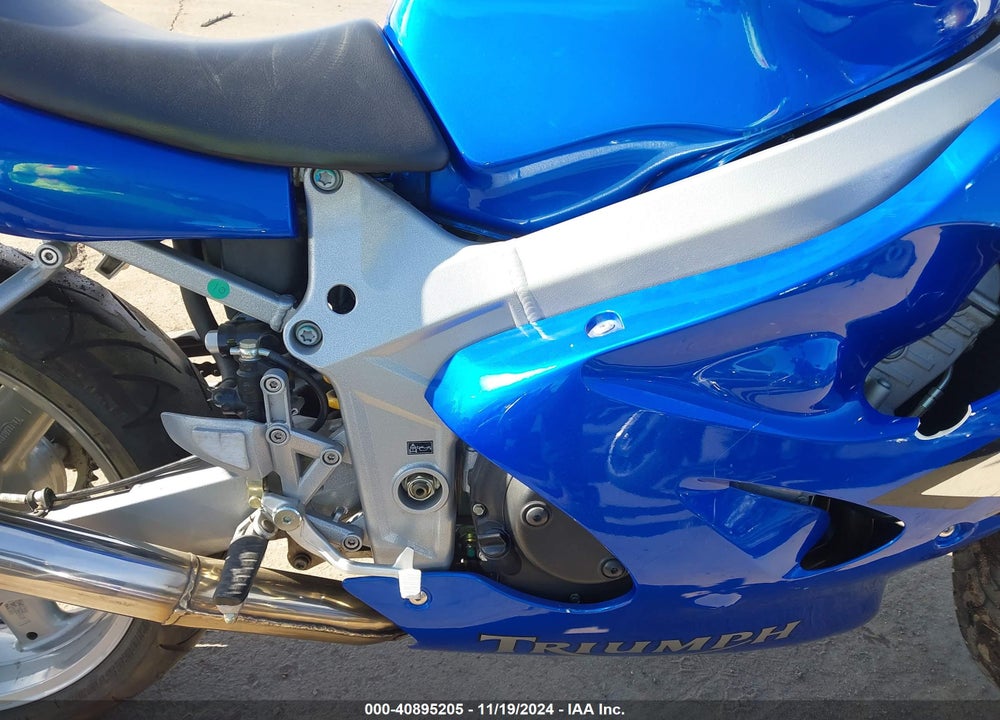 2001 TRIUMPH MOTORCYCLE TT600 VIN: SMT800GE61J127997
