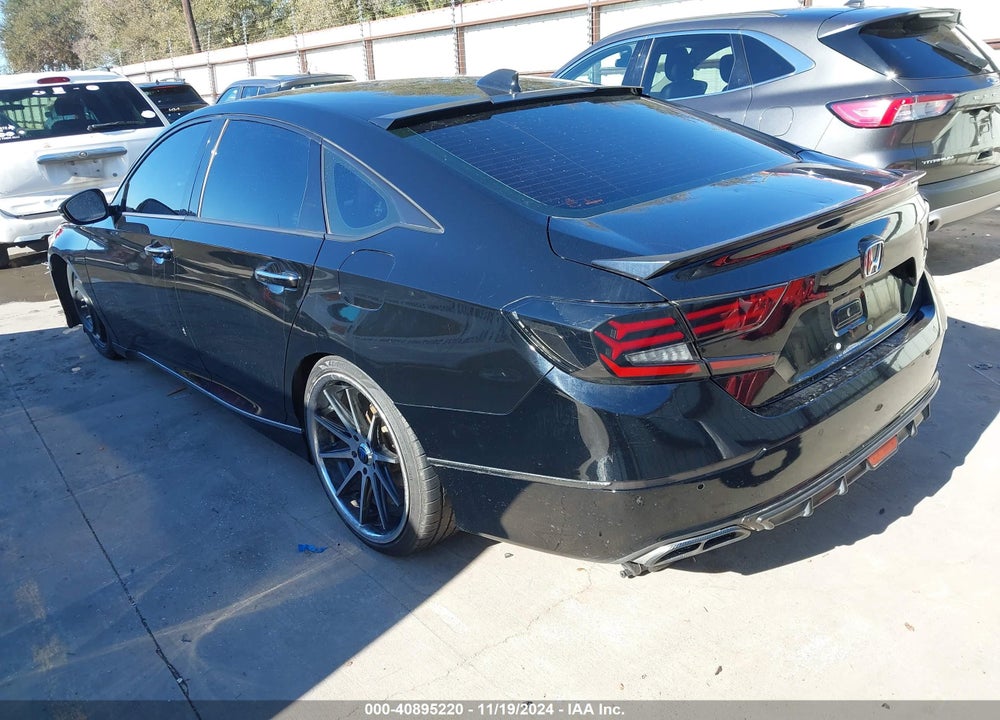 2018 HONDA ACCORD VIN: 1HGCV1F9XJA000207