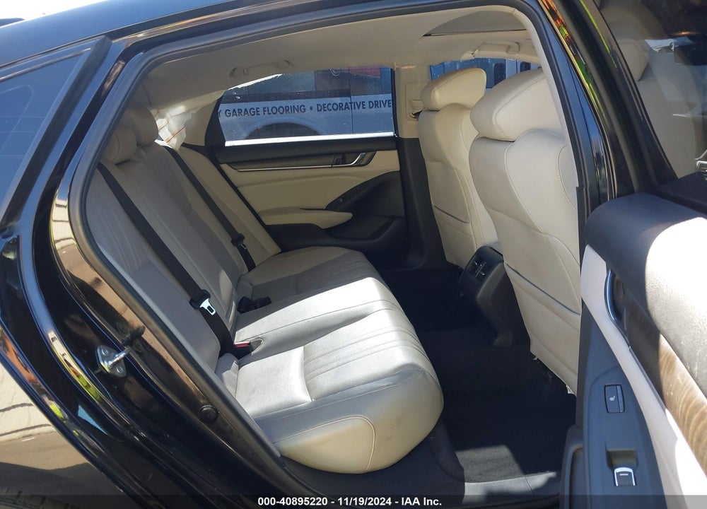 2018 HONDA ACCORD VIN: 1HGCV1F9XJA000207