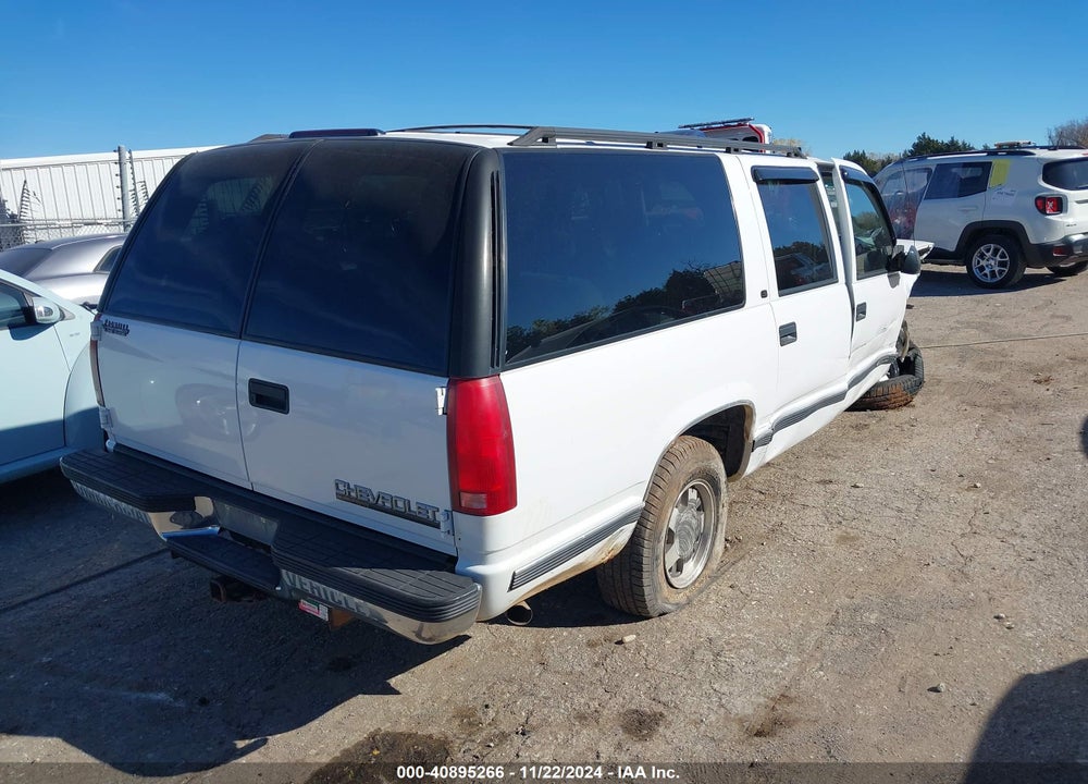 1999 CHEVROLET SUBURBAN 1500 LT VIN: 3GNEC16RXXG257639